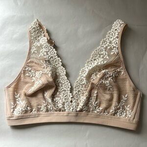 Wacoal Embrace Lace Soft Cup Wireless Bra Lingerie 852191 US 38